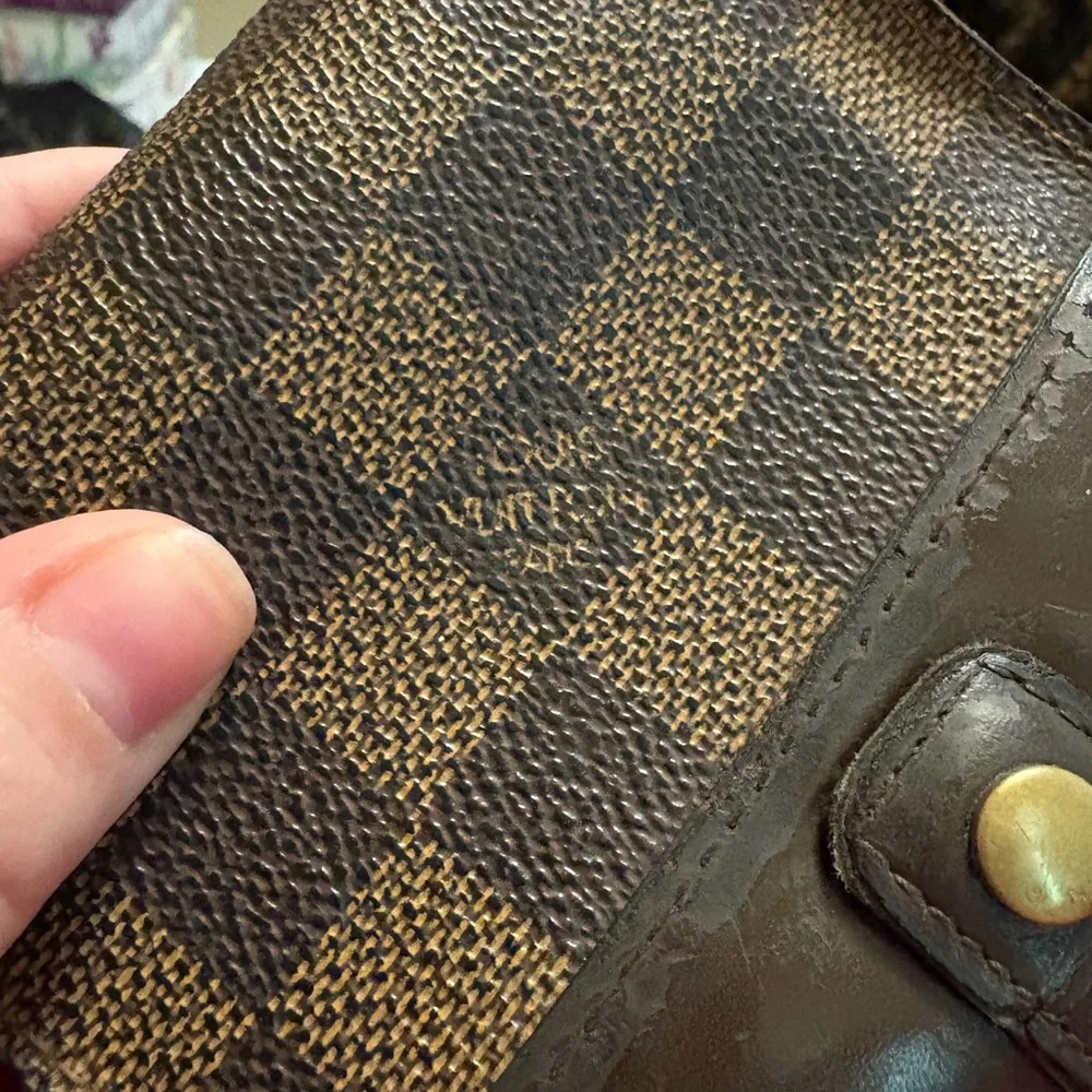 Louis Vuitton Monogram Compact Wallet - Picture 2 of 12